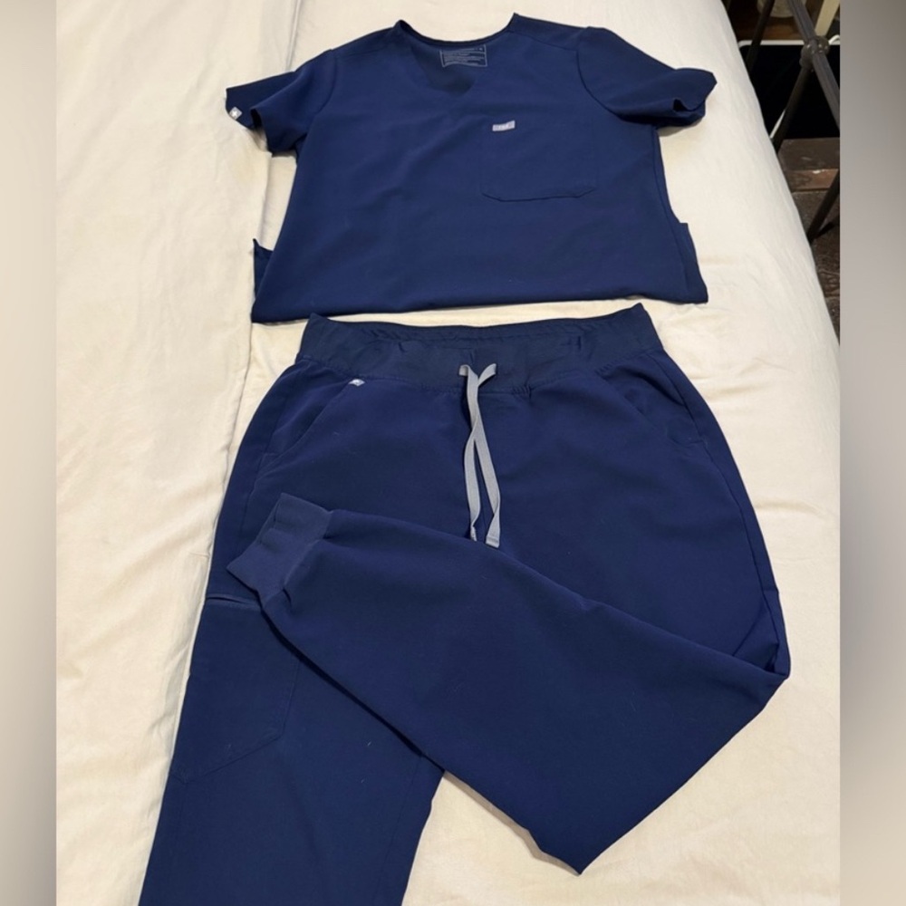 Figs Catarina scrub top and Zamora joggers